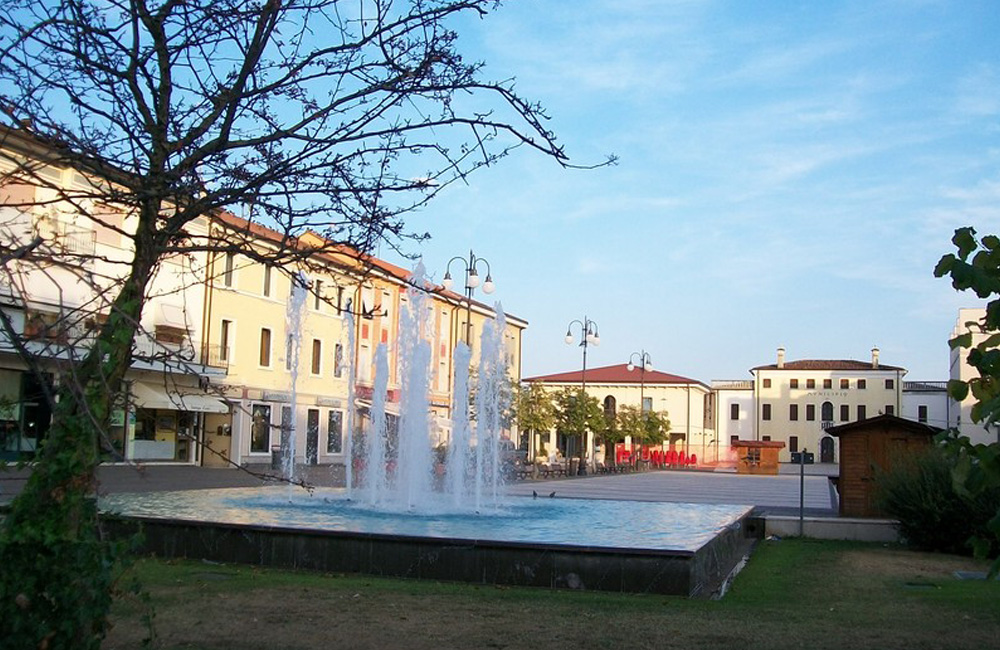 Fontana Azzano X